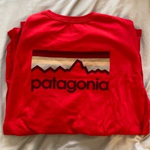BRAND NEW PATAGONIA LONG SLEEVE SIZE L